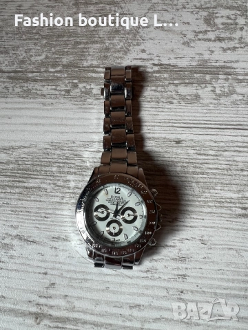 Сребърен дамски часовник неръждаема стомана с бял циферблат работи отлично трябва му батерия ❤️, снимка 4 - Дамски - 52352523