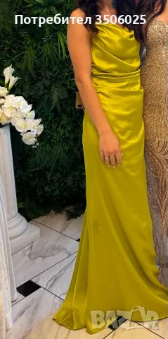 Продавам дълга официална рокля 