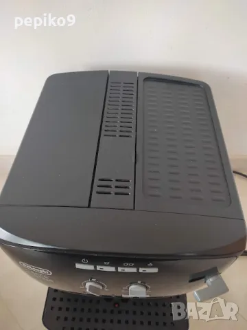 Продавам Употребявана кафемашина робот пълен автомат DELONGHI KAFE KORTINA BLACK, снимка 5 - Кафемашини - 49409268
