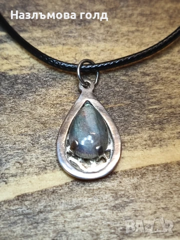 Сребърен медальон с лабрадорит ръчна изработка , снимка 5 - Колиета, медальони, синджири - 50822020