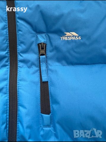НОВО детско непромукаемо и ветроустойчиво яке с качулка Trespass (размер 9-10 години), снимка 2 - Детски якета и елеци - 43439133