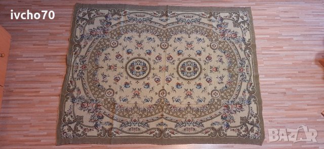 Стара покривка за маса