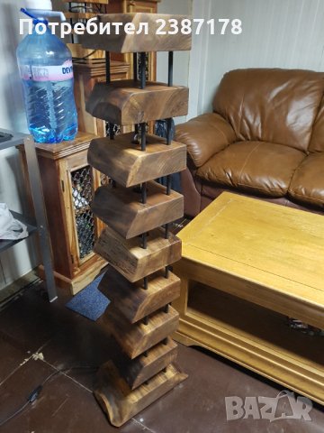 Масивна декоративна лампа от орех, снимка 2 - Настолни лампи - 32829927