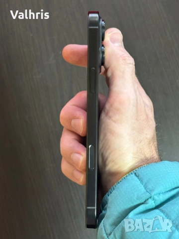 Apple iPhone 16 Pro 256GB Black Titanium / 100% батерия, снимка 7 - Apple iPhone - 52747683