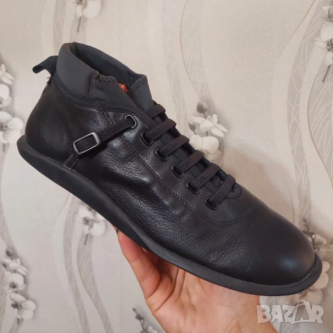 Camper номер 44  кожени  олекотени обувки 