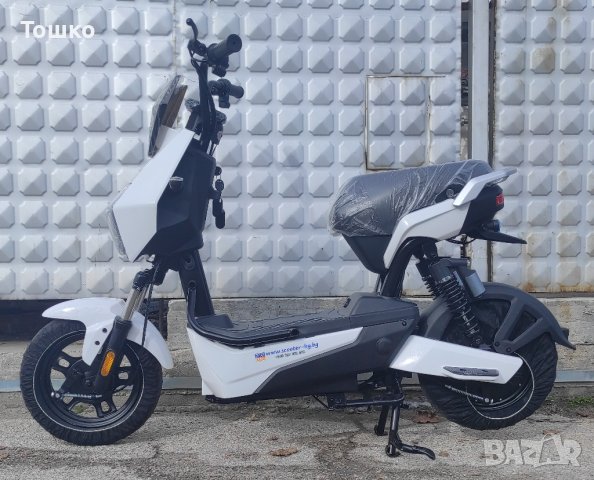 Електрически скутер 500 вата модел YCL бял цвят 20Ah батерия, снимка 2 - Мотоциклети и мототехника - 44077527
