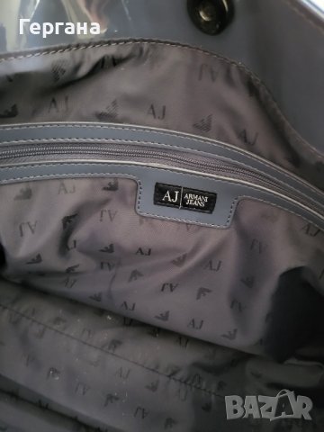 Армани лачена чанта , снимка 4 - Чанти - 38930753