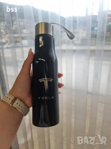 Гравирана метална бутилка