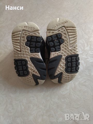 Оригинални маратонки Адидас 20 номер , снимка 4 - Детски маратонки - 37549311