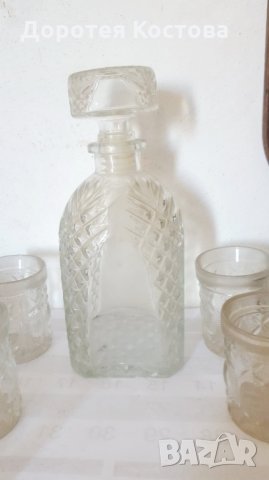 Красив стъклен комплект за вино - гарафа + 5 чаши, снимка 2 - Антикварни и старинни предмети - 32646077