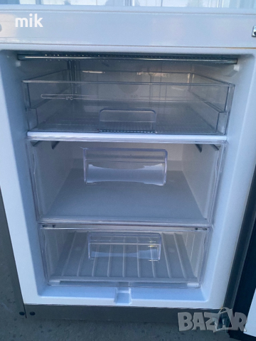 Хладилник с фризер Bosch , снимка 6 - Хладилници - 44912917