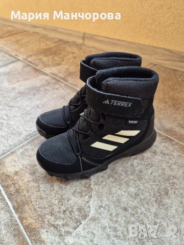 Adidas Terrex размер 35 1/2, снимка 5 - Детски маратонки - 52348573