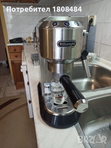Кафе машина Делонги Дедика с ръкохватка крема диск работи перфектно и прави невероятно кафе  , снимка 4 - Кафемашини - 51392915