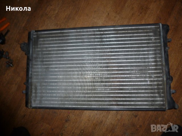 Воден радиатор Голф 4 1,4 75 к.с, снимка 2 - Части - 34658741