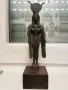 Бронзова статуя на Изида, снимка 2
