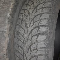 Зимни гуми Nokian , снимка 1 - Гуми и джанти - 42993721