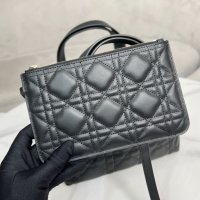 Налична чанта Dior 23cm, снимка 8 - Чанти - 42978034