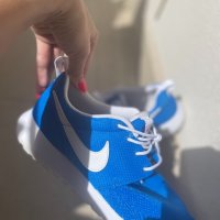 Nike Roshe one Дамски маратонки, снимка 4 - Маратонки - 32980545