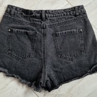 Missguided Дамски къси дънкови панталони , снимка 3 - Къси панталони и бермуди - 43812467