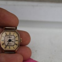 Нов дамски часовник ЛУЧ позлатен , снимка 4 - Дамски - 36995060