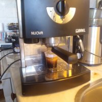Кафе машина Briel Nuova, с ръкохватка с крема диск, работи отлично, прави хубаво кафе , снимка 2 - Кафемашини - 32495315