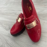 Нови червени спортни обувки размер 38, снимка 3 - Дамски ежедневни обувки - 43756324