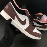 Nike Air Jordan 1 Low Mocha Chocolate Crimson Bliss Brown Размер 43 Номер Обувки Маратонки Нови , снимка 12 - Маратонки - 38451293