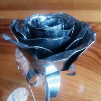 Роза от метал, снимка 1 - Изкуствени цветя - 27498380