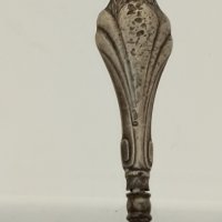 Стара маркирана английска обувалка със сребърна дръжка

, снимка 3 - Антикварни и старинни предмети - 44049058