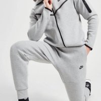 Нов мъжки сив екип Nike Tech Fleece, снимка 1 - Спортни дрехи, екипи - 43853322