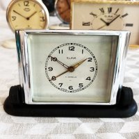 Часовник будилник Слава стар Руски работещ, снимка 1 - Антикварни и старинни предмети - 43981019