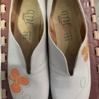Дамски Кожени Обувки 36 номер , Бежови Обувки с цветчета, снимка 1 - Дамски ежедневни обувки - 43327776