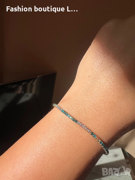 Златиста гривна с блестящи камъчета в тюркоазен цвят еластична е ❤️, снимка 1