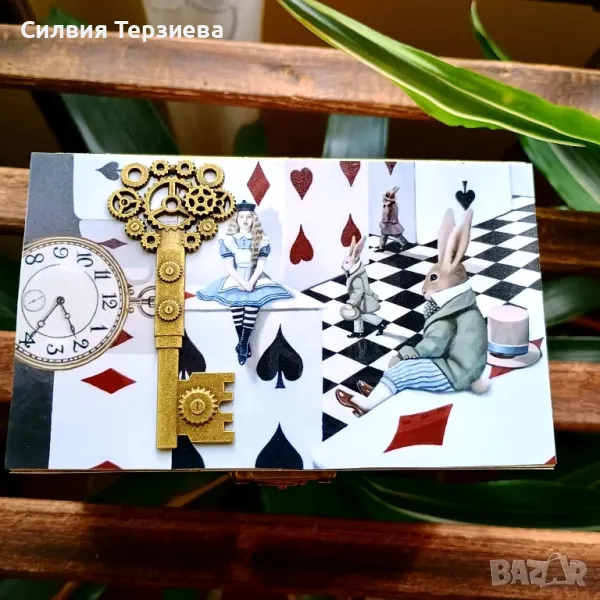 Ръчно изработена дървена кутия Алиса в страната на чудесата , снимка 1