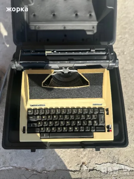 Немска пишеща машина в куфар , снимка 1