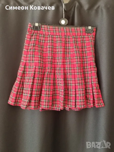 Дамска пласирана пола, снимка 1