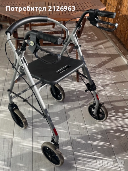 Продавам количка-проходилка възрастни хора, сгъваема. Запазена, снимка 1