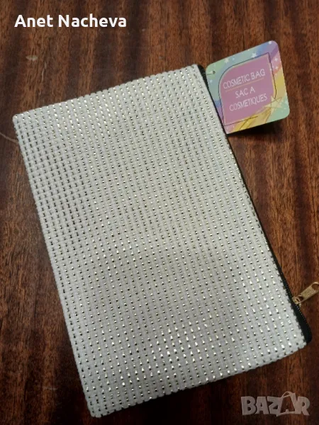 Козметично портмоне , бяло с бляскави фигури , снимка 1