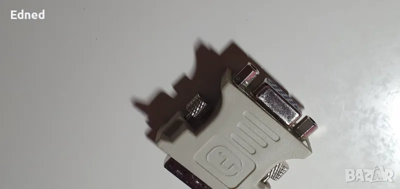 Конвертор DVI  към VGA , снимка 1