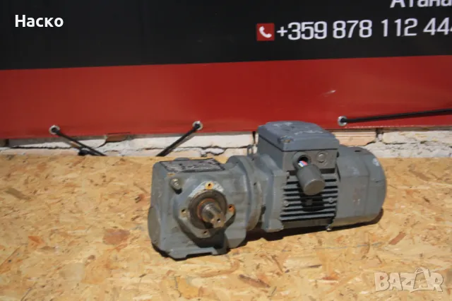 Мотор-редуктор SEW-EURODRIVE 0.12 kW | i=122.94 | 11 об./мин | със спирачка, снимка 2 - Други машини и части - 50036834
