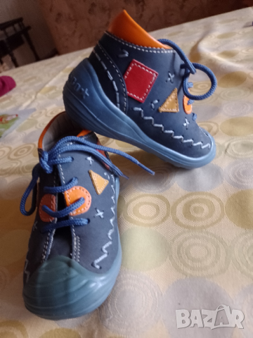 Обувки за бебе Чико,№18EU, снимка 2 - Бебешки обувки - 44912060