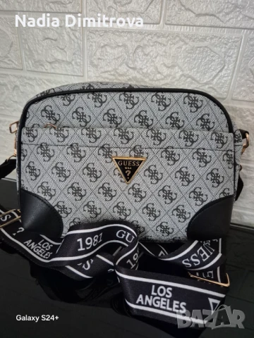 Дамска чанта GUESS  