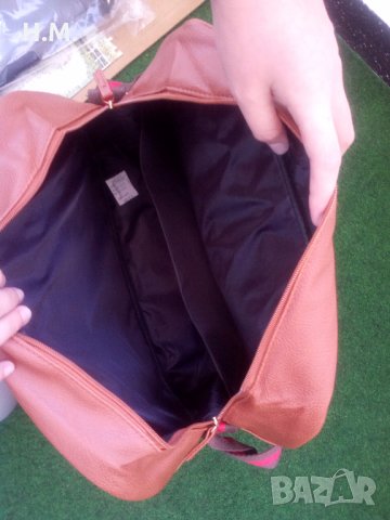 Нова удобна чанта, снимка 3 - Чанти - 28600573