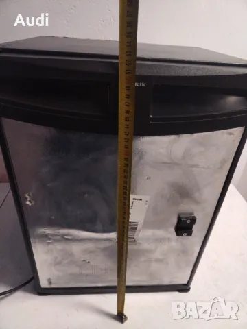 Амонячен хладилник тип мини бар. DOMETIC RH438D  с обем 30 литра. Ниска консумация на ток 65W Подход, снимка 9 - Хладилници - 48561834