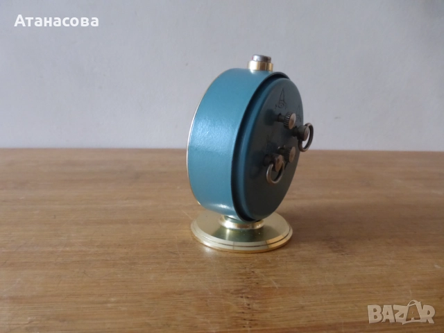 Рядък будилник часовник Слава със златист циферблат, снимка 4 - Антикварни и старинни предмети - 52027005