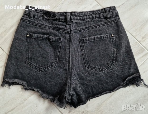 Missguided Дамски къси дънкови панталони , снимка 3 - Къси панталони и бермуди - 43812467