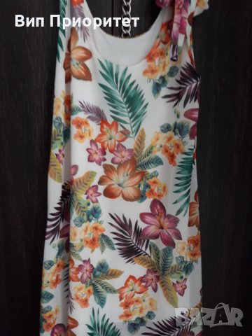 Прекрасна ефирна рокля с цветен пъстър принт, с пандела на едното рамо, свободно падаща, елегантна, снимка 3 - Рокли - 37416868