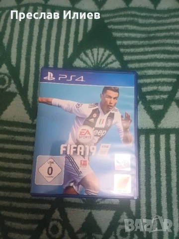 Продавам fifa 19 в отлично състояние направо като нова  без драскотини!