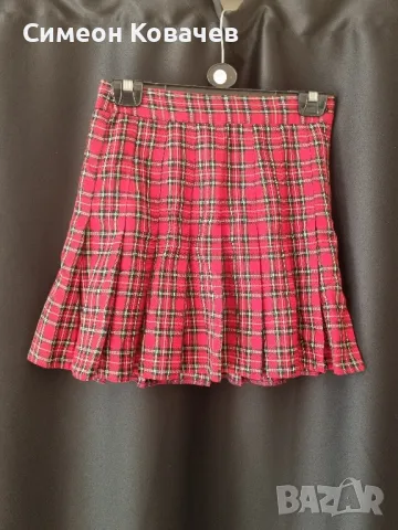 Дамска пласирана пола, снимка 1