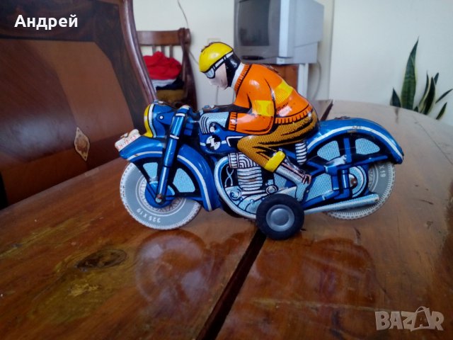 Стара играчка мотор,моторист